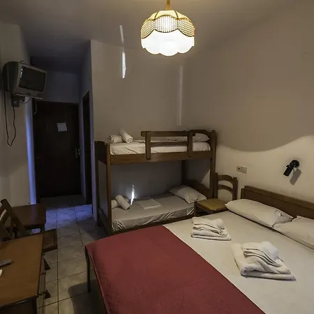 Irini Apartmanhotel *