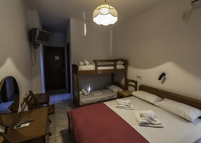 Irini Aparthotel *